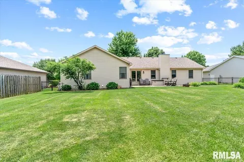 Exterior - 6808 Ninebark Dr, Springfield, IL 62712 photo 6 of 8