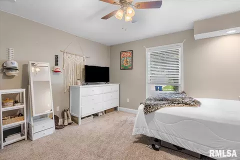 Bedroom - 6808 Ninebark Dr, Springfield, IL 62712 photo 6 of 9