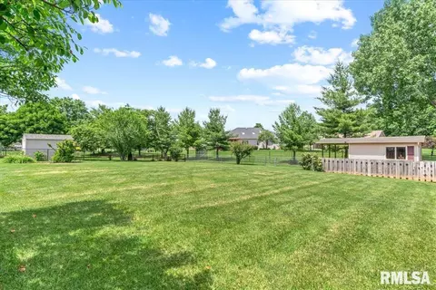 Exterior - 6808 Ninebark Dr, Springfield, IL 62712 photo 5 of 8