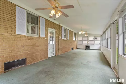 Exterior - 2424 Holmes Ave, Springfield, IL 62704 photo 4 of 9