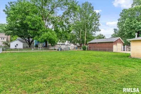 Exterior - 2424 Holmes Ave, Springfield, IL 62704 photo 5 of 9