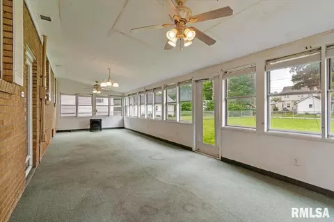 Exterior - 2424 Holmes Ave, Springfield, IL 62704 photo 3 of 9