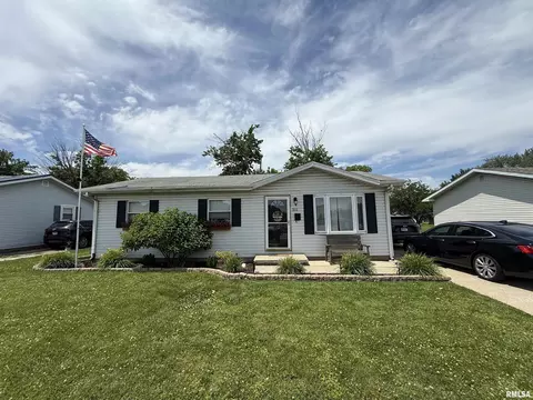 311 N Westgate Ave, Jacksonville, IL 62650