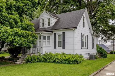 114 Minton St, Carlinville, IL 62626