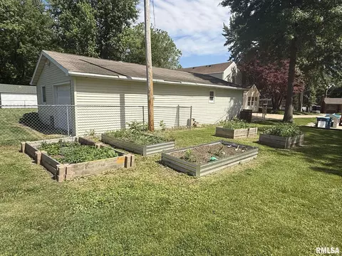 Exterior - 27 Circle Dr, Springfield, IL 62703 photo 9 of 9