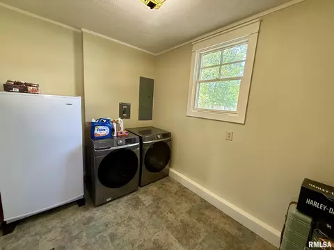 Other - 27 Circle Dr, Springfield, IL 62703 photo 3 of 4