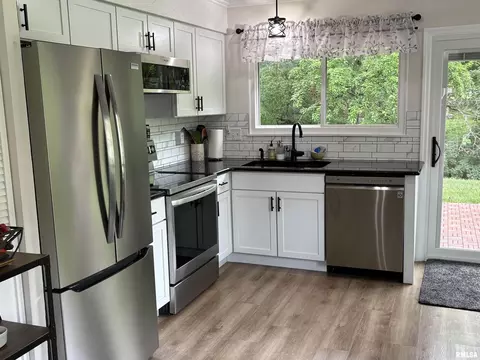 Kitchen - 67 Trailridge Ln, Springfield, IL 62704 photo 1 of 3