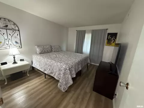 Bedroom - 67 Trailridge Ln, Springfield, IL 62704 photo 1 of 6