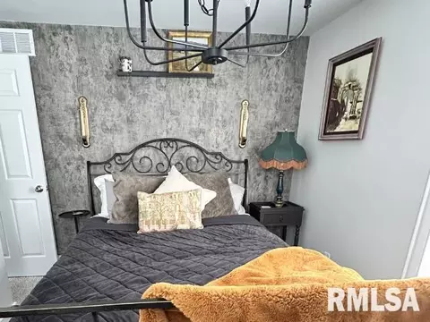 Bedroom - 2509 S 10th St, Springfield, IL 62703 photo 3 of 3