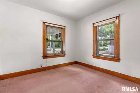 Bedroom - 730 W Ash St, Springfield, IL 62704 photo 1 of 4