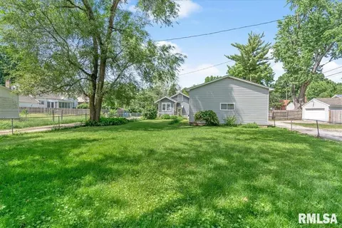 Exterior - 730 W Ash St, Springfield, IL 62704 photo 2 of 9