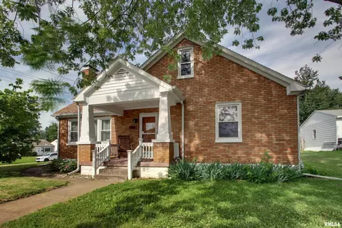 918 S 18th St, Quincy, IL 62301