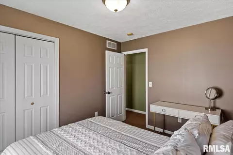Bedroom - 2613 Tahoe Dr, Springfield, IL 62707 photo 5 of 5