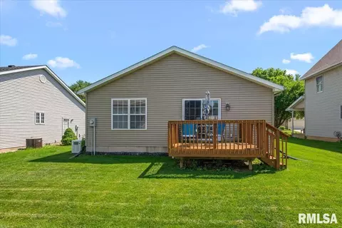 Exterior - 2613 Tahoe Dr, Springfield, IL 62707 photo 7 of 8