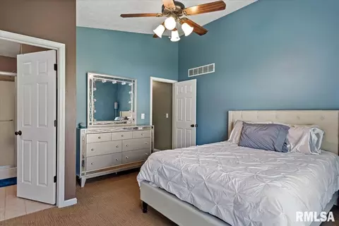 Bedroom - 2613 Tahoe Dr, Springfield, IL 62707 photo 3 of 5