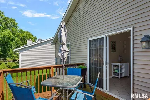 Exterior - 2613 Tahoe Dr, Springfield, IL 62707 photo 5 of 8