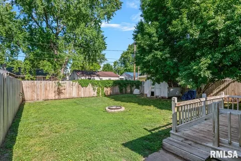 Exterior - 17 Midland Ct, Springfield, IL 62702 photo 2 of 4