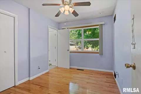 Bedroom - 17 Midland Ct, Springfield, IL 62702 photo 2 of 5
