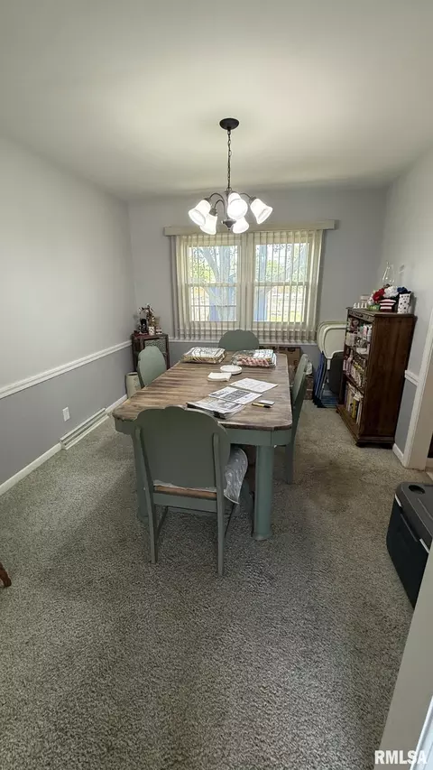 Dining - 69 Nottingham Rd, Springfield, IL 62704 photo 2 of 2