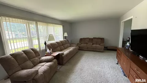 Living - 69 Nottingham Rd, Springfield, IL 62704 photo 1 of 1