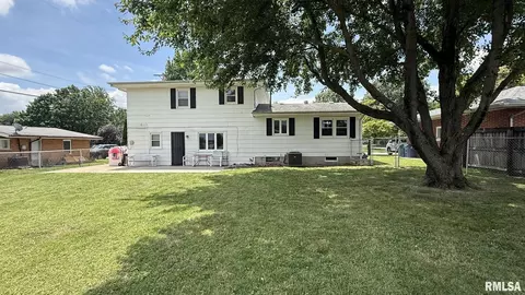 Exterior - 69 Nottingham Rd, Springfield, IL 62704 photo 2 of 5