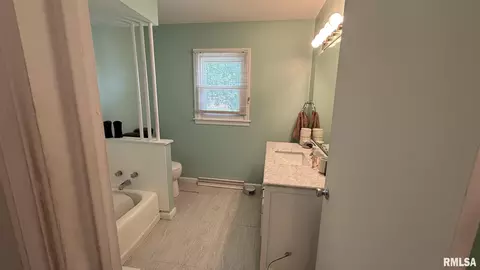Bath - 69 Nottingham Rd, Springfield, IL 62704 photo 1 of 4