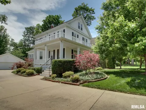 2706 Maine St, Quincy, IL 62301