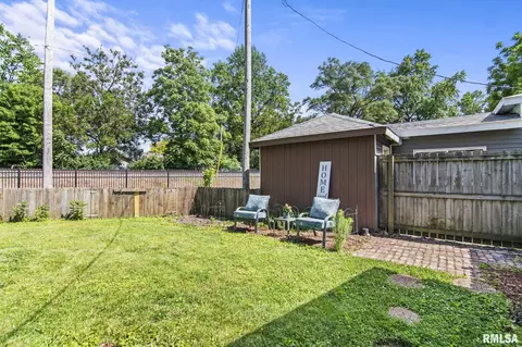 Exterior - 1440 N 8th St, Springfield, IL 62702 photo 6 of 6