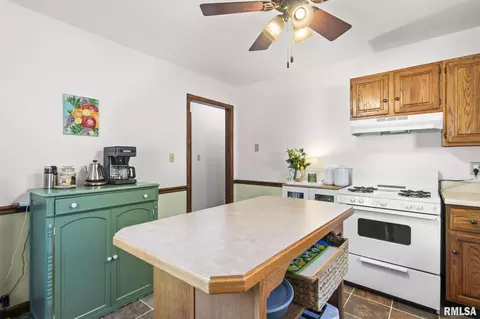 Kitchen - 1440 N 8th St, Springfield, IL 62702 photo 1 of 3