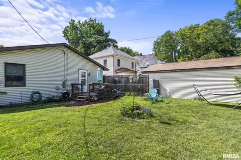 Exterior - 1440 N 8th St, Springfield, IL 62702 photo 4 of 6
