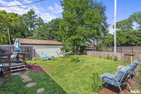 Exterior - 1440 N 8th St, Springfield, IL 62702 photo 5 of 6