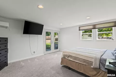 Bedroom - 71 Radcliff Rd, Springfield, IL 62703 photo 1 of 6