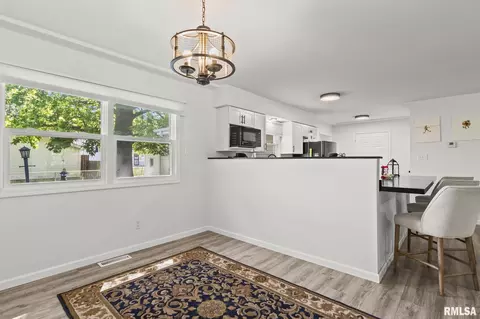 Dining - 71 Radcliff Rd, Springfield, IL 62703 photo 1 of 1