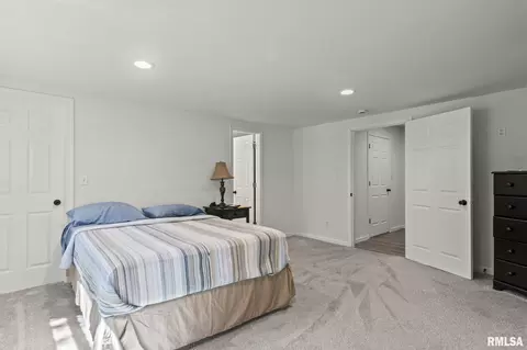 Bedroom - 71 Radcliff Rd, Springfield, IL 62703 photo 3 of 6