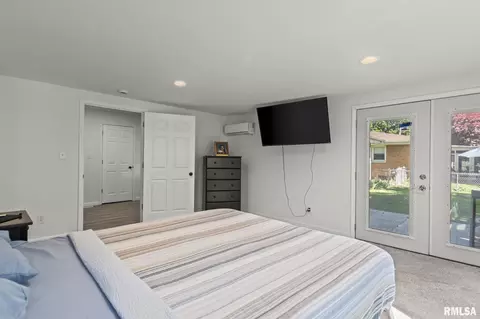 Bedroom - 71 Radcliff Rd, Springfield, IL 62703 photo 2 of 6