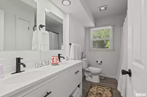 Bath - 71 Radcliff Rd, Springfield, IL 62703 photo 2 of 2