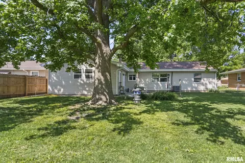 Exterior - 71 Radcliff Rd, Springfield, IL 62703 photo 3 of 7