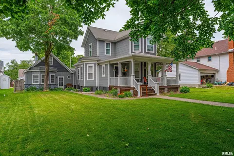 417 N Mclean St, Lincoln, IL 62656