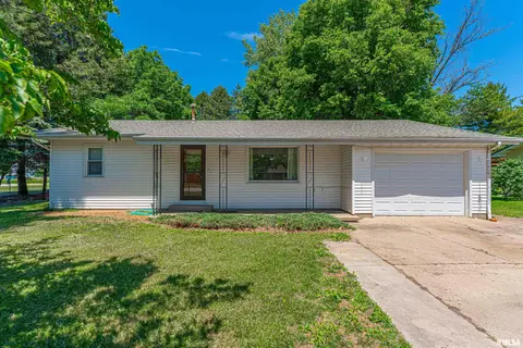 305 Kennedy Rd, Elkhart, IL 62634