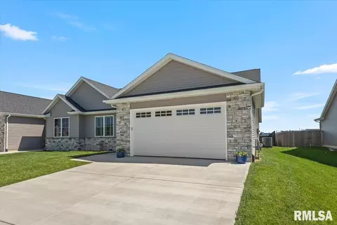 Exterior - 3702 Westgate Dr, Springfield, IL 62711 photo 3 of 7