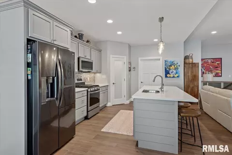 Kitchen - 3702 Westgate Dr, Springfield, IL 62711 photo 2 of 5