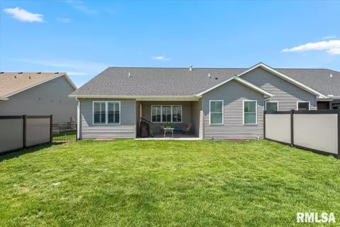 Exterior - 3702 Westgate Dr, Springfield, IL 62711 photo 6 of 7