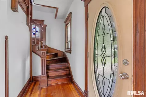 Entry Way - 2921 S Park Ave, Springfield, IL 62704 photo 2 of 2