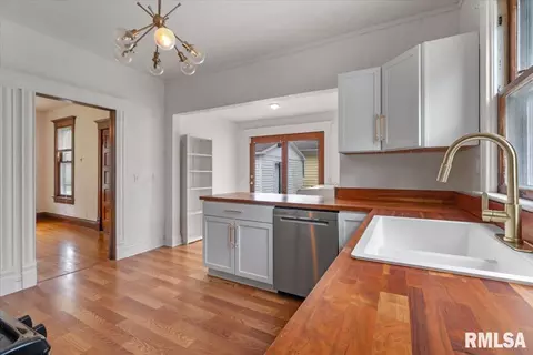 Kitchen - 2921 S Park Ave, Springfield, IL 62704 photo 2 of 2