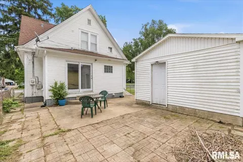Exterior - 2921 S Park Ave, Springfield, IL 62704 photo 3 of 4
