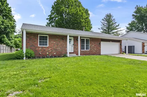 4 Guinevere Dr, Rochester, IL 62563