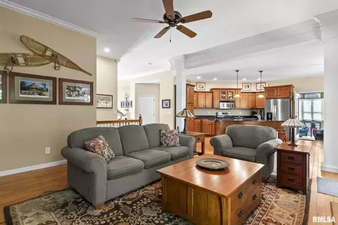 Living - 1621 Hoechester Rd, Springfield, IL 62712 photo 3 of 4