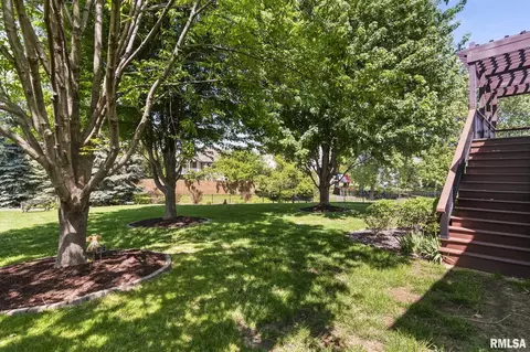 Exterior - 1621 Hoechester Rd, Springfield, IL 62712 photo 10 of 11