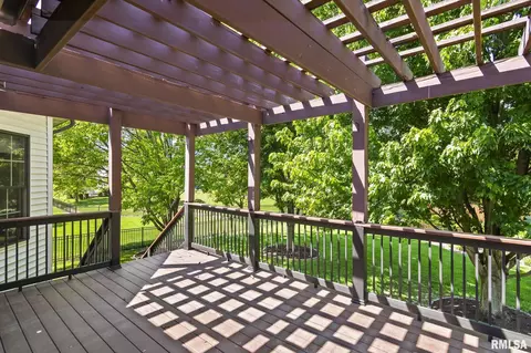 Exterior - 1621 Hoechester Rd, Springfield, IL 62712 photo 6 of 11