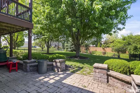 Exterior - 1621 Hoechester Rd, Springfield, IL 62712 photo 8 of 11